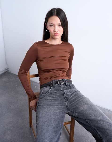 Top marrón ceñido de manga larga con cuello redondo de Topshop - view 1
