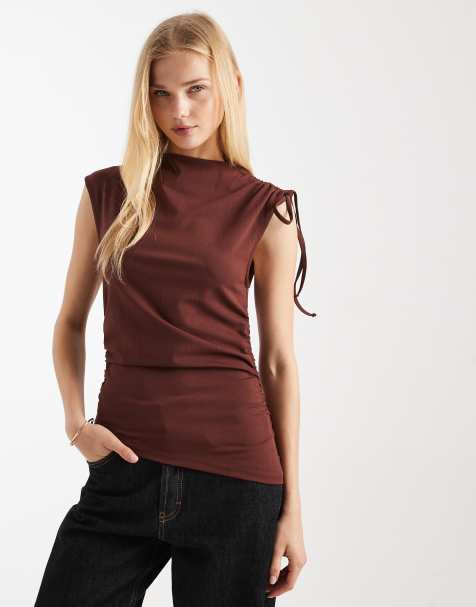 Top marrón chocolate asimétrico sin mangas con hombros fruncidos de ASOS DESIGN - view 1