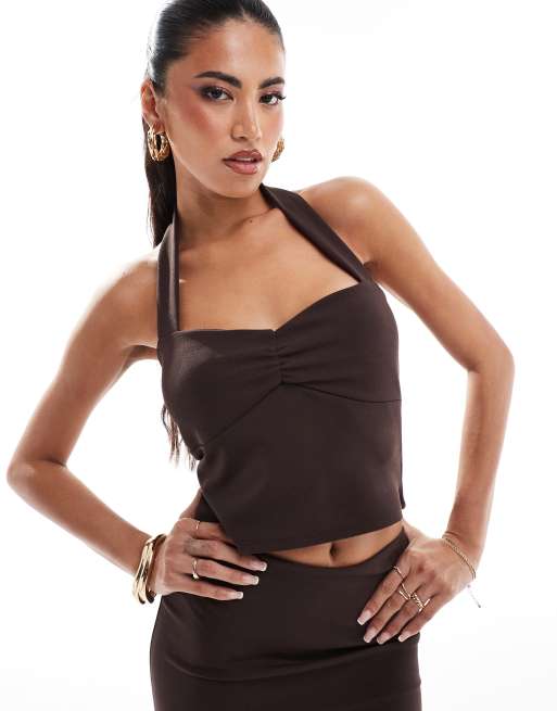 Top marrón chocolate con cuello halter y pecho fruncido de ASOS DESIGN (parte de un conjunto)