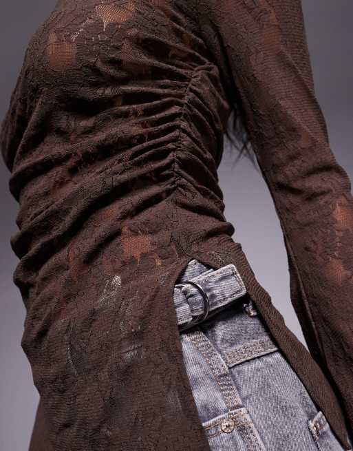 Top marrón chocolate con mangas ángel y detalle de godets de encaje de ASOS DESIGN, 4 de 4