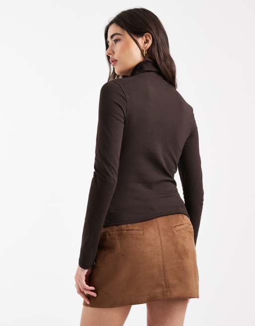 Top marrón chocolate de manga larga con cuello vuelto de punto liso de ASOS DESIGN, 3 de 4