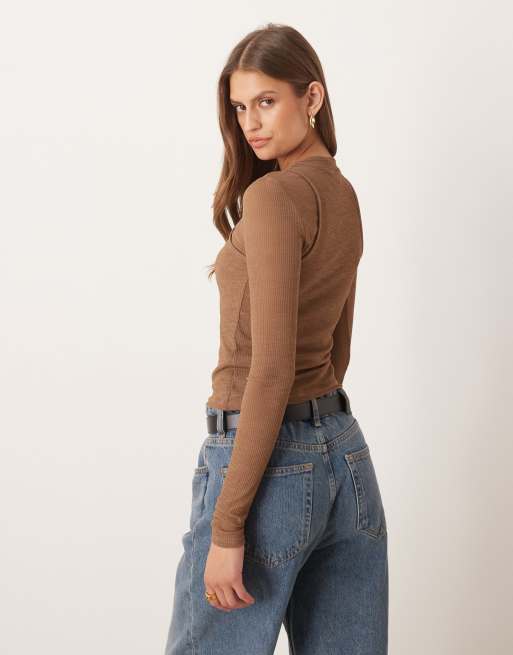 Top marrón chocolate de manga larga de tejido doble de ASOS DESIGN, 2 de 4