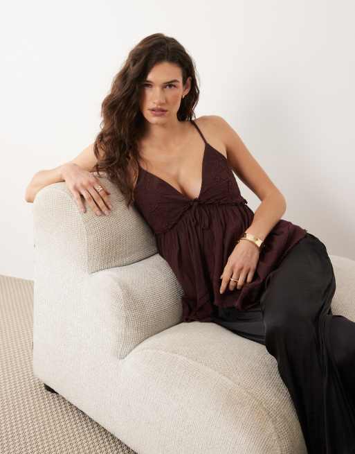 Top marrón chocolate de tirantes con bajo de pico de Miss Selfridge, 2 de 4