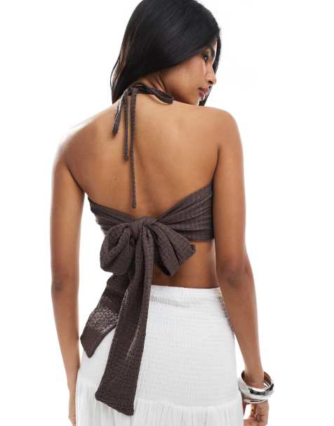 Top marrón chocolate estilo pañuelo con cuello halter y lazada en la espalda de Miss Selfridge - view 1
