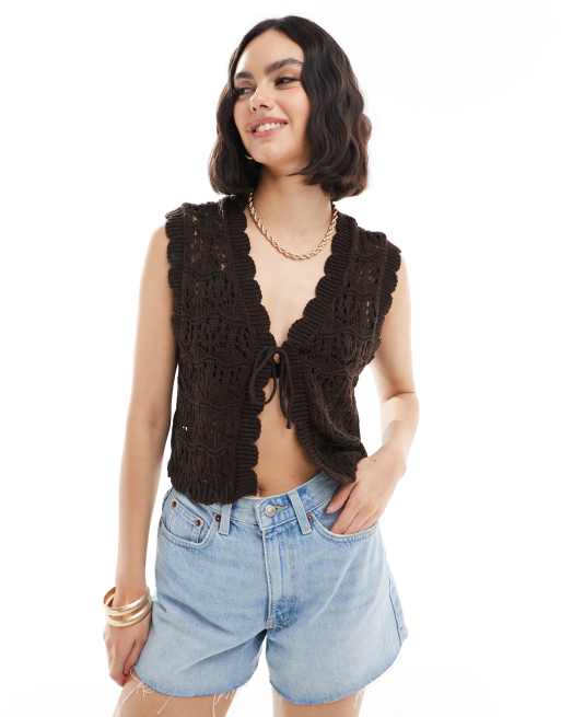 Top marrón chocolate sin mangas de croché de Miss Selfridge