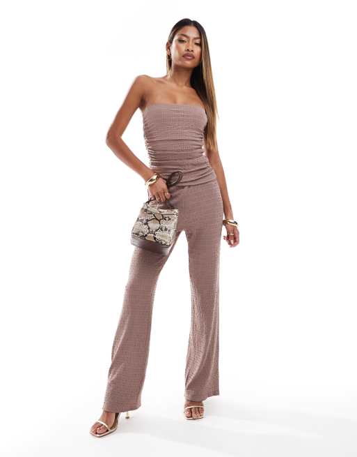 Top marrón claro con escote palabra de honor de tejido texturizado de River Island (parte de un conjunto), 3 de 4