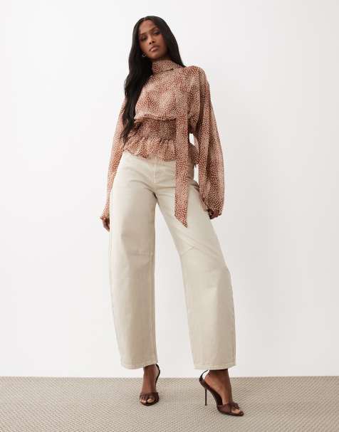 Top marrón claro estilo blusa de manga larga con estampado de lunares y detalle de fular de Gina Tricot - view 1