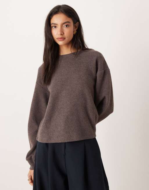 Top marrón con detalle regulable con anilla en forma de "D" de tejido muy suave de ASOS DESIGN, 3 de 4