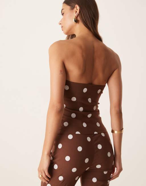 Top marrón con estampado de lunares y escote palabra de honor de bengalina de ASOS DESIGN, 3 de 4