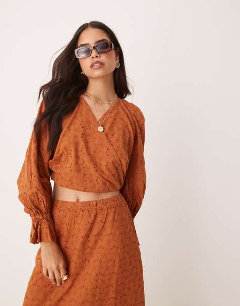 Top marrón cruzado con mangas voluminosas y diseño bordado premium de ASOS DESIGN (parte de un conjunto) - view 1