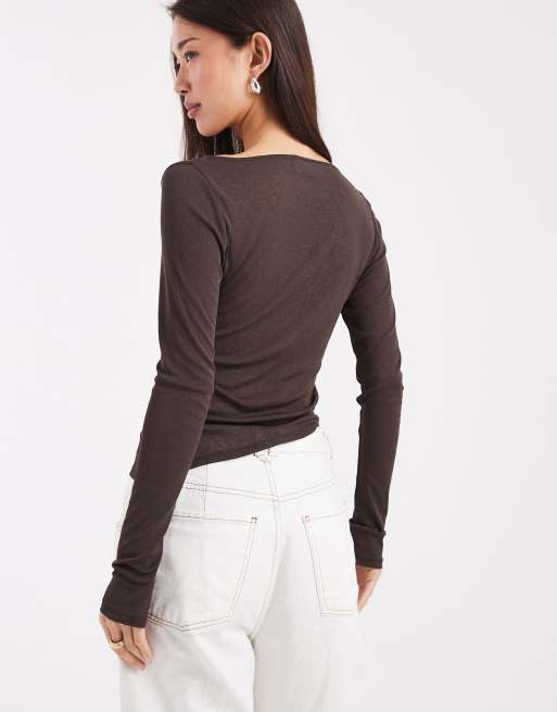 Top marrón de manga larga con bajo asimétrico de malla transparente de ASOS DESIGN, 3 de 4