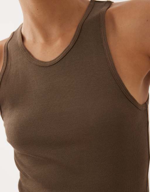 Top marrón sin mangas con cuello ancho de punto acanalado de ARKET, 3 de 4