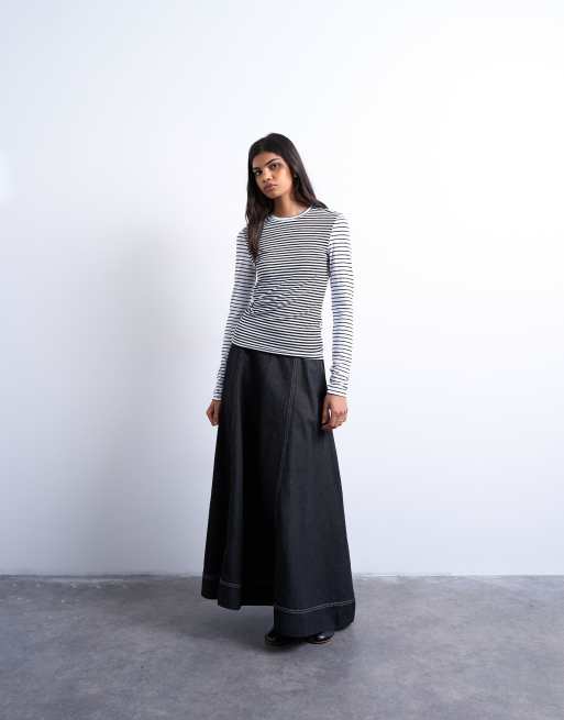 Top monocromático a rayas de manga larga con espalda en contraste de Topshop, 2 de 4