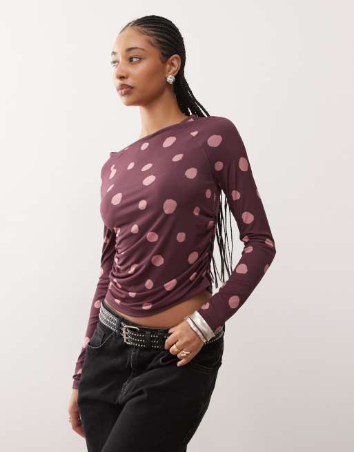 Top morado de manga raglán larga con estampado de lunares rosas de Reclaimed Vintage 