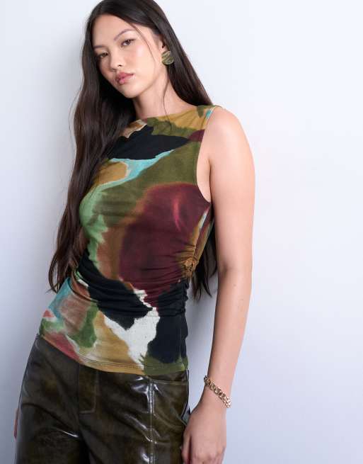 Top multicolor sin mangas con estampado abstracto y cuello barco de Topshop