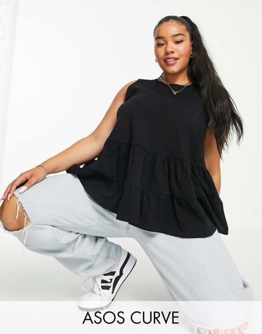 Top negro amplio sin mangas con diseño escalonado de ASOS DESIGN Curve