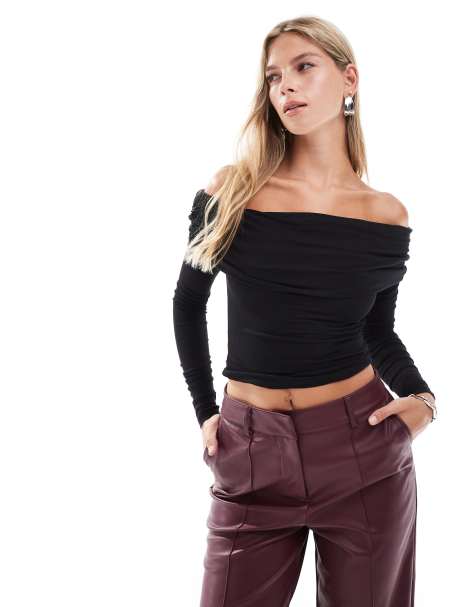 Top negro ceñido de manga larga con escote Bardot fruncido Rhi de Cotton On - view 1