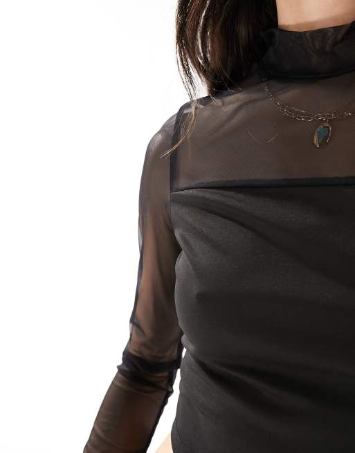 Top negro con cuello alto de malla de Urban Threads, 2 de 4