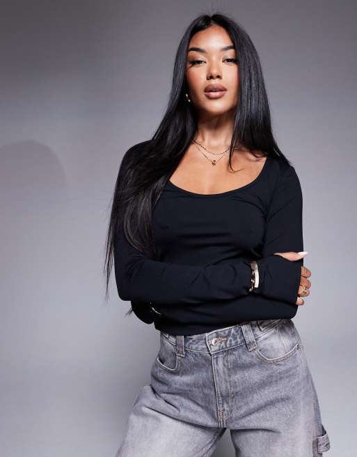 Top negro con cuello ancho y orificios para los pulgares de poliamida de ASOS DESIGN