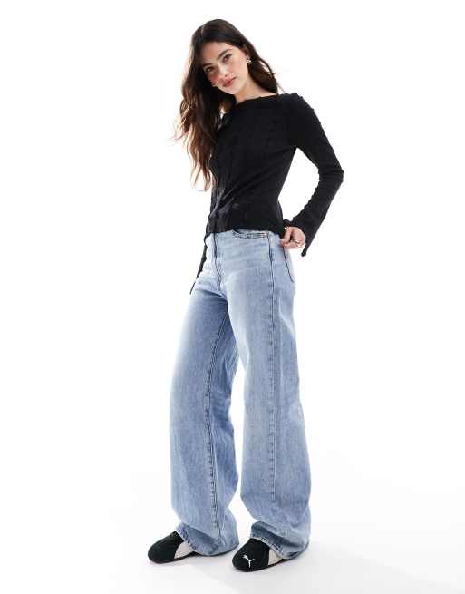 Top negro con detalle de costuras remalladas de punto acanalado de Monki, 3 de 4