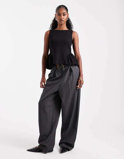 Top negro con detalle de sobrefalda de punto liso de Pieces, 4 de 4