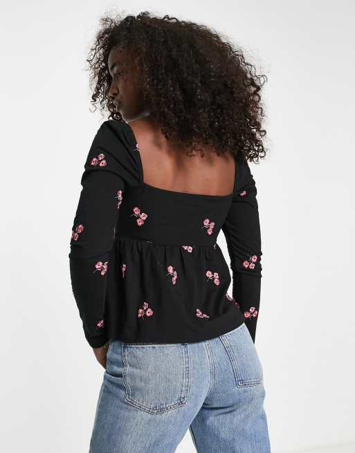 Top negro con flores rojas bordadas y escote cuadrado de ASOS DESIGN, 2 de 4
