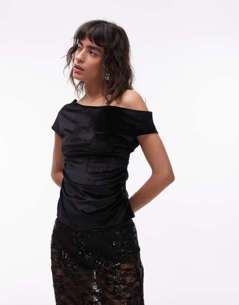Top negro con hombro descubierto y detalle fruncido de terciopelo de ASOS DESIGN - view 1