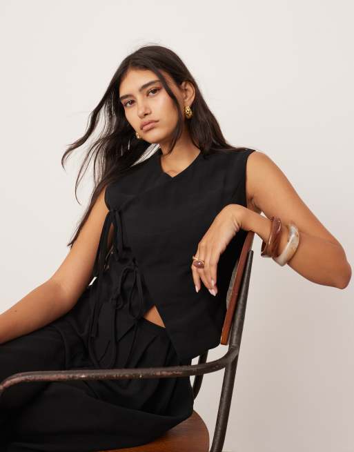 Top negro con lazada delantera asimétrica de ASOS EDITION (parte de un conjunto)