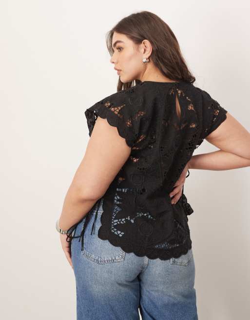 Top negro con lazadas laterales y diseño bordado y calado de algodón de ARRANGE Curve, 3 de 4