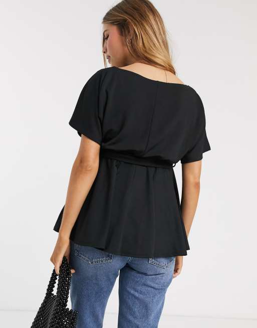 Top negro con manga estilo murciélago y lazada en la parte delantera de New Look Maternity, 2 de 4