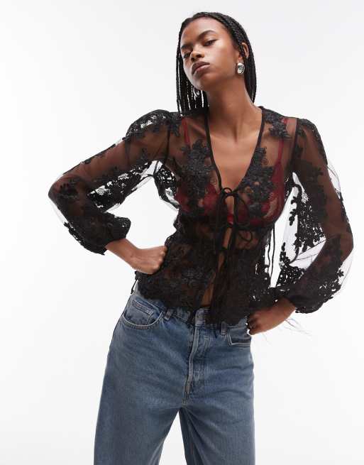 Top negro con mangas abullonadas y patrón floral de encaje transparente de Topshop, 2 de 4