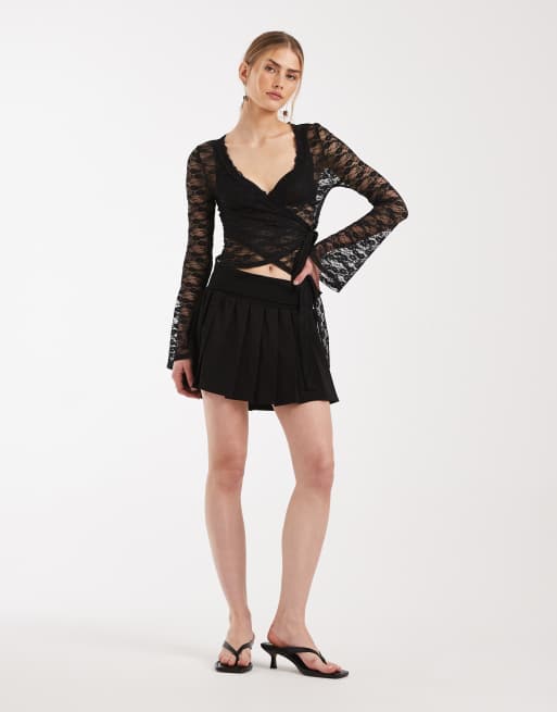 Top negro cruzado en la parte delantera de encaje de Miss Selfridge, 3 de 4