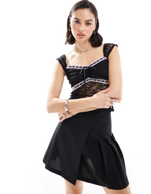 Top negro de encaje con mangas de casquillo y detalle de cintas de ASOS DESIGN