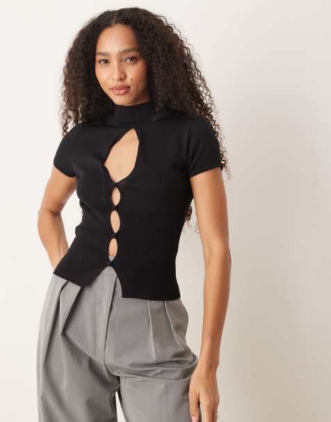 Top negro de manga corta con cuello subido y detalle de aberturas de Mango - view 1