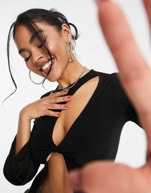 Top negro de manga larga con abertura en el pecho asimétrica de ASOS DESIGN , 4 de 4