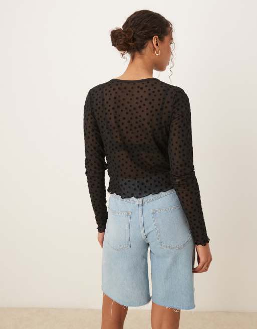 Top negro de manga larga con botones y diseño floral flocado de malla de ASOS DESIGN, 3 de 4