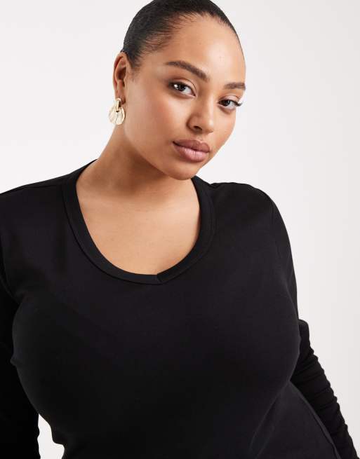 Top negro de manga larga con cuello de pico de ONLY Curve, 2 de 4