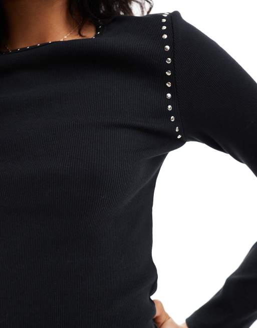 Top negro de manga larga con detalle de tachuelas de ASOS DESIGN, 2 de 4