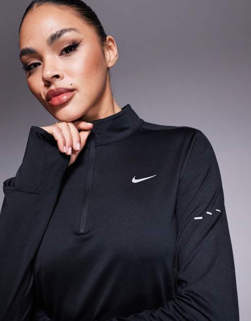 Top negro de manga larga con media cremallera Swift Dri-FIT de Nike Running, 2 de 4