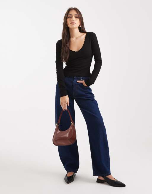 Top negro de manga larga con ribete festoneado de Miss Selfridge, 2 de 4