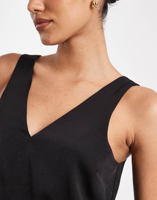 Top negro de tirantes de satén de New Look, 3 de 4