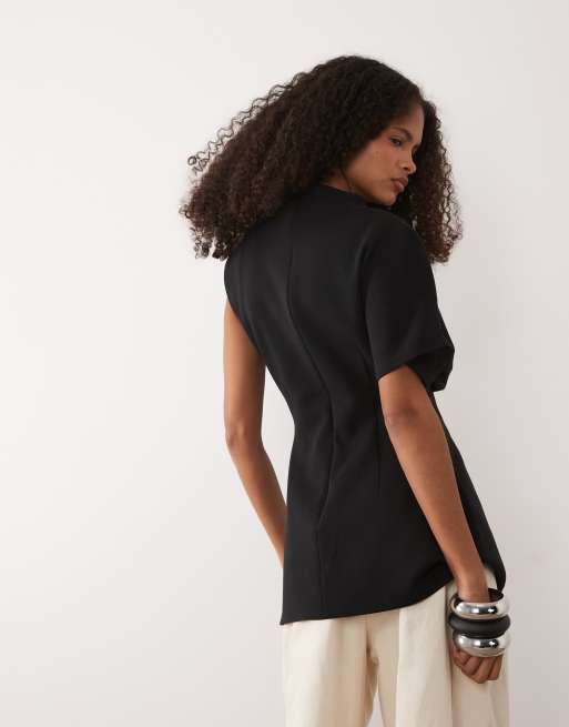 Top negro estructurado asimétrico de punto liso premium de YAS, 4 de 4