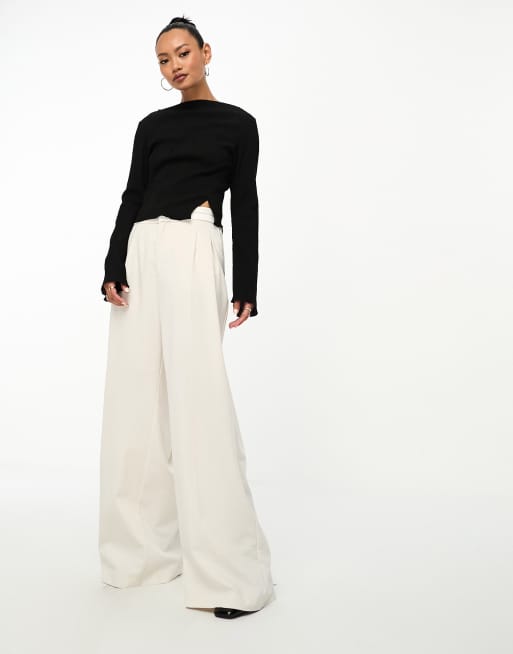 Top negro plisado con detalle de abertura de & Other Stories , 4 de 4