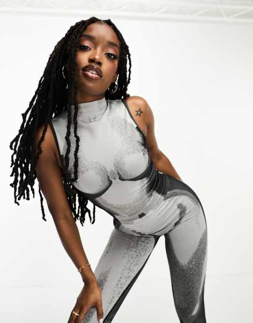Top negro sin costuras con diseño artístico de cuerpo de LAPP (parte de un conjunto)