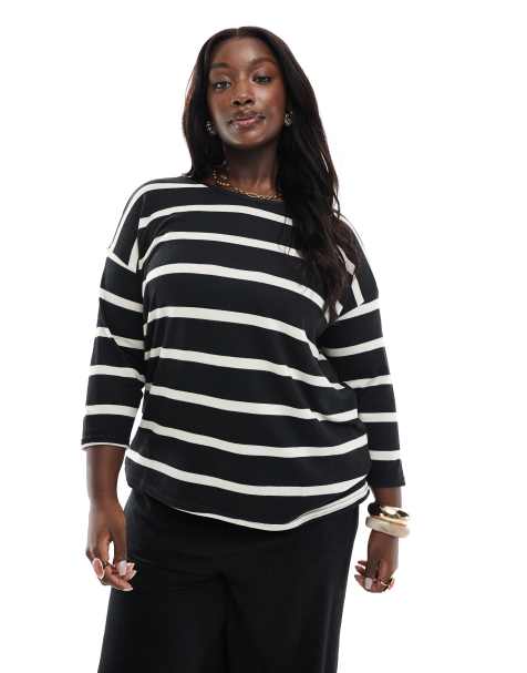 Top negro y color crema a rayas con mangas 3/4 de ONLY Curve - view 1