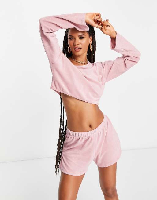 Top playero corto rosa con escote Bardot de tejido de rizo de ASOS DESIGN (parte de un conjunto), 4 de 4