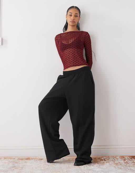 Top rojo cereza con cuello alto y estampado de lunares de tejido transparente de COLLUSION, 4 de 4