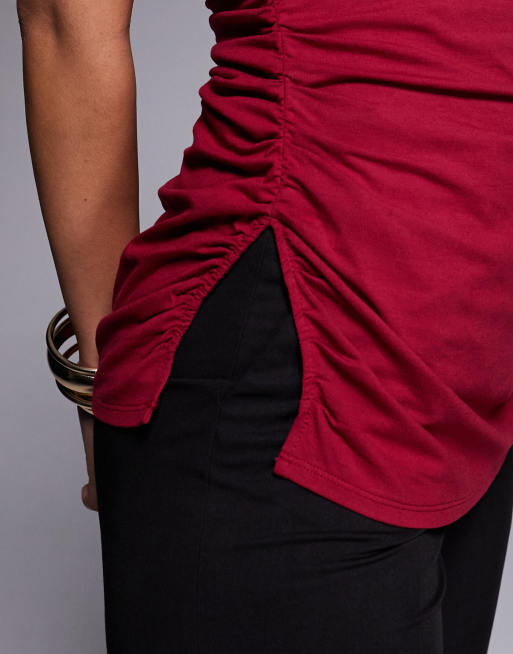 Top rojo de corte alargado con escote palabra de honor de Oh Polly, 3 de 4