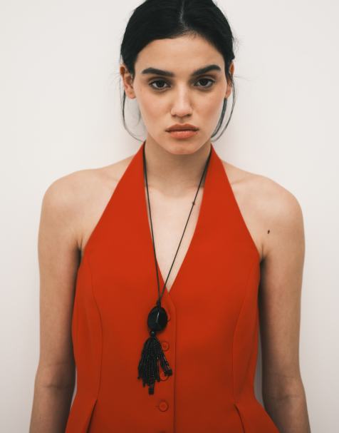 Top rojo luminoso con cuello halter y sobrefalda Iguana de Mango (parte de un conjunto) - view 1