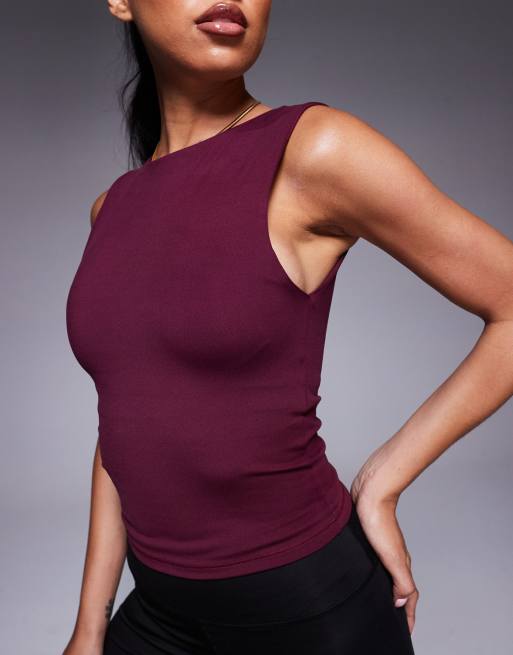 Top rojo mora sin mangas con cuello subido y sujetador integrado de tejido suave Icon de 4505, 2 de 4